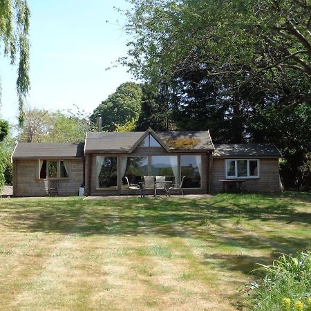 Idyllic Log Cabin Near Stratford Upon Avon Екстериор снимка
