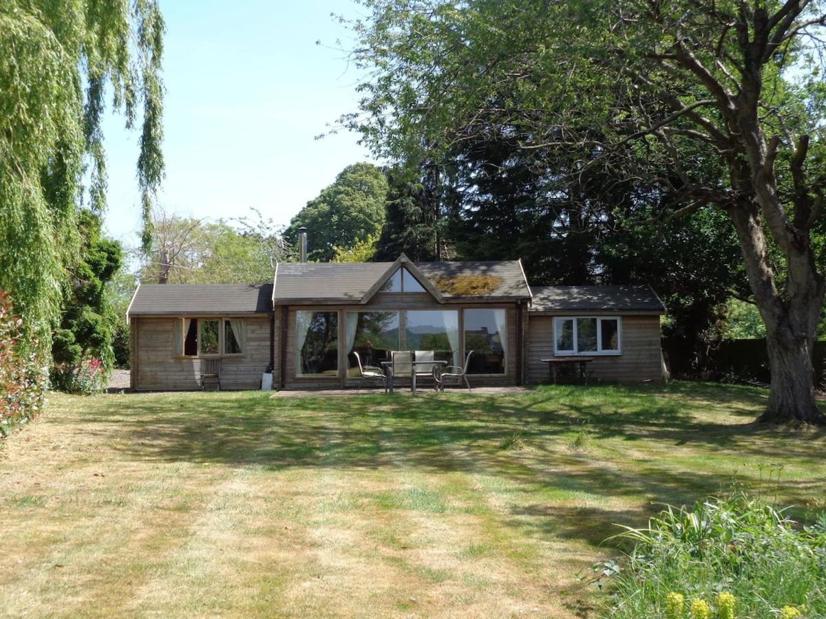 Idyllic Log Cabin Near Stratford Upon Avon Екстериор снимка