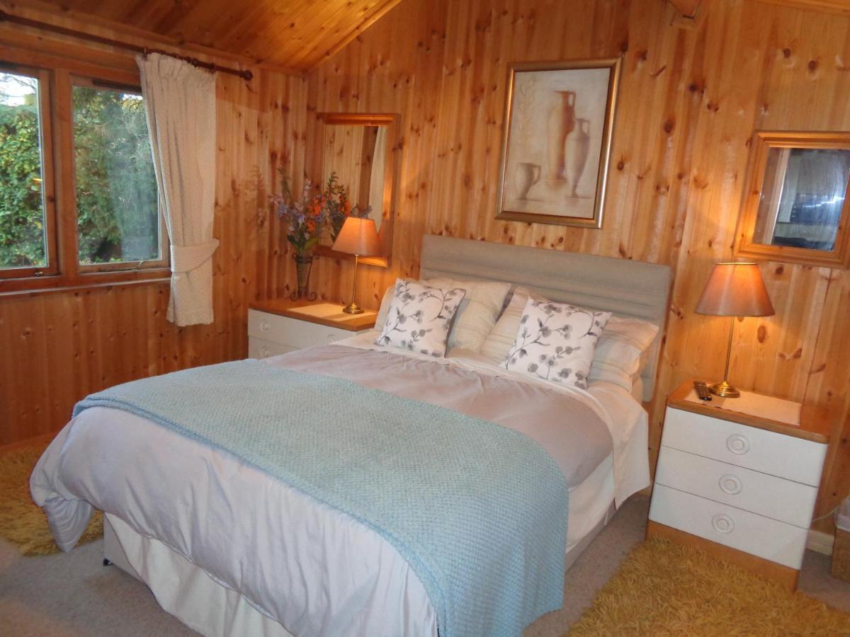 Idyllic Log Cabin Near Stratford Upon Avon Екстериор снимка