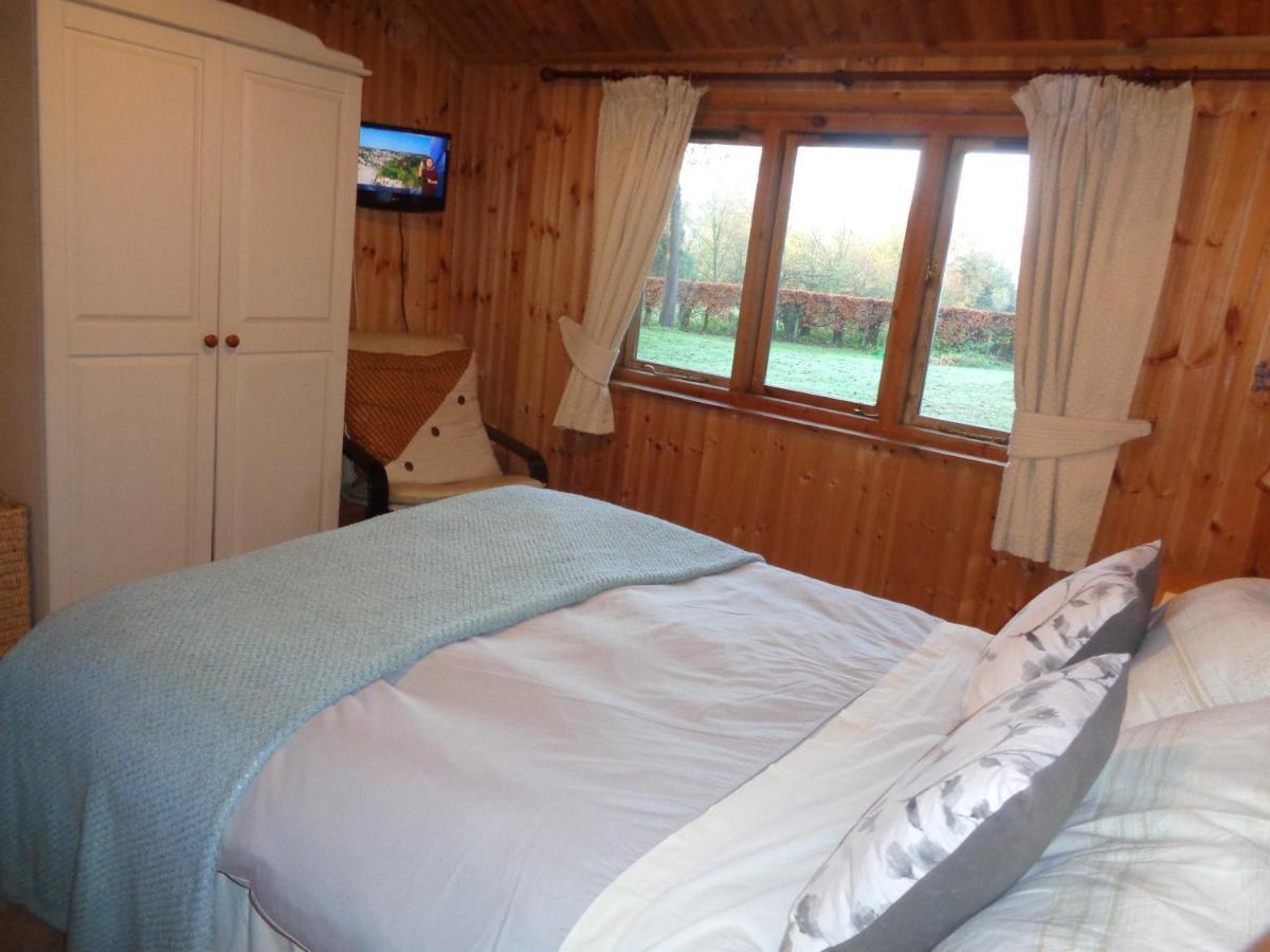 Idyllic Log Cabin Near Stratford Upon Avon Екстериор снимка