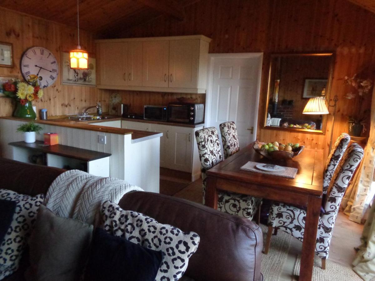 Idyllic Log Cabin Near Stratford Upon Avon Екстериор снимка
